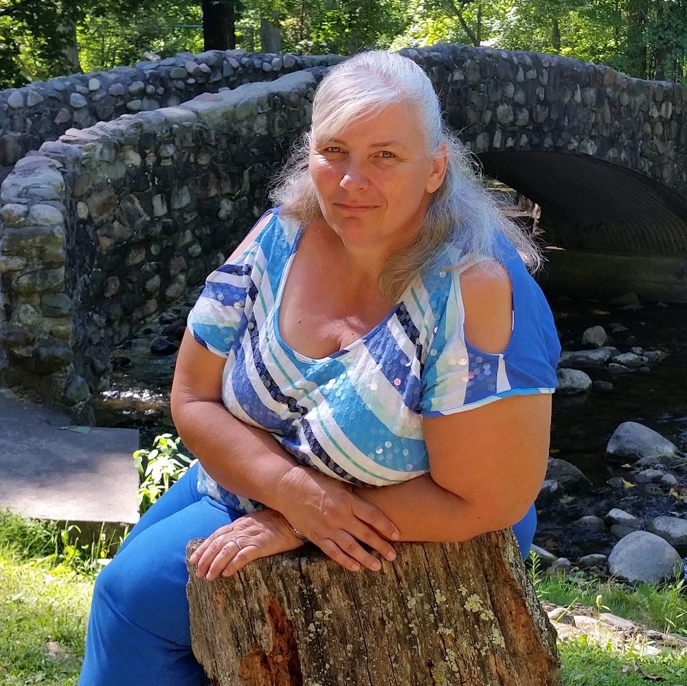 Meet your Posher, Renee